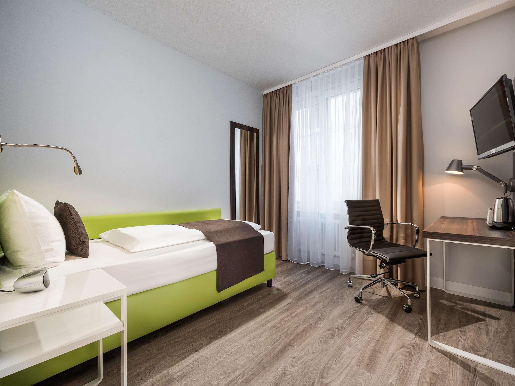 Ibis Styles Offenburg City Bagian luar foto